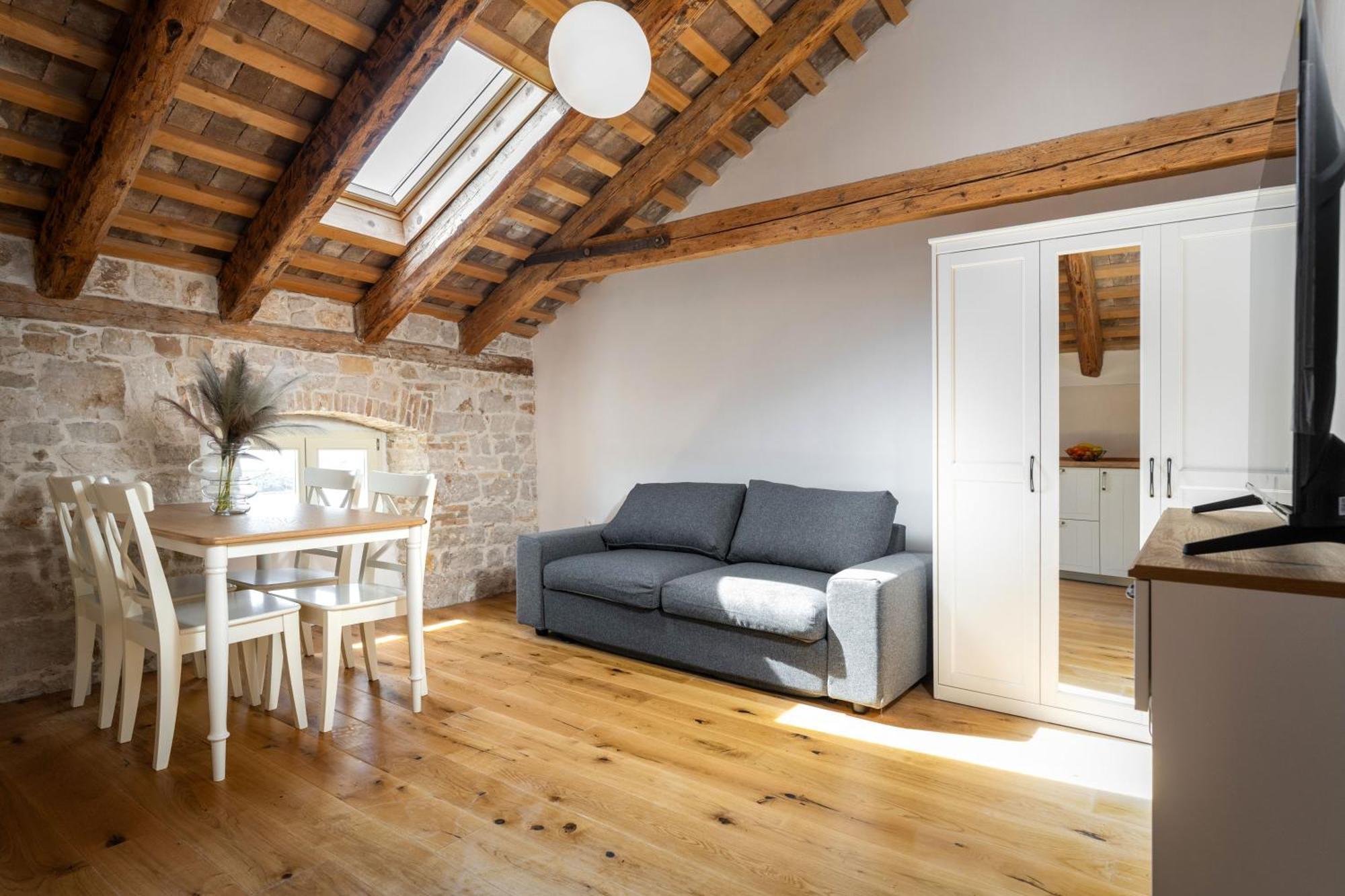 Apartament Eliza *