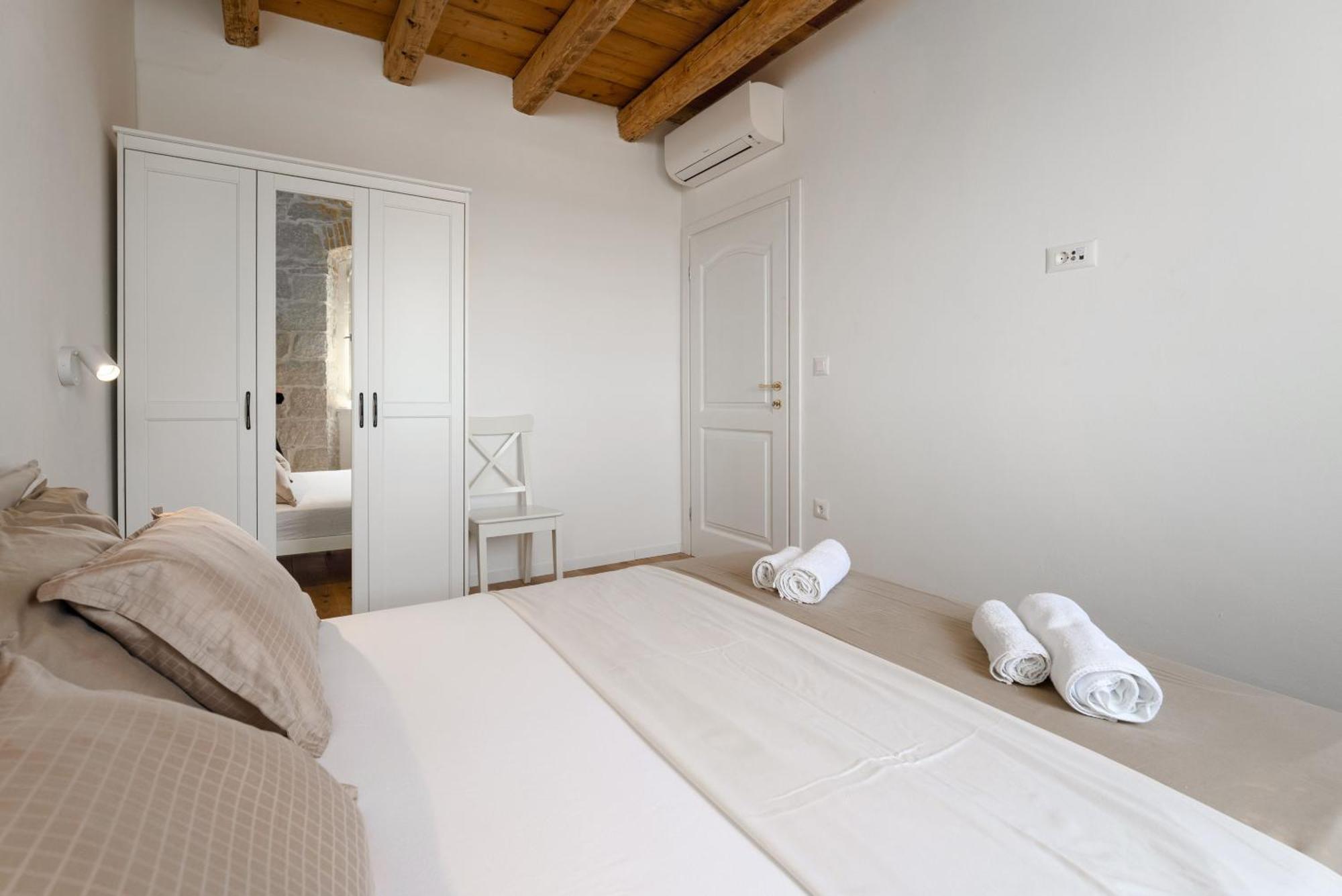 Apartament Eliza *